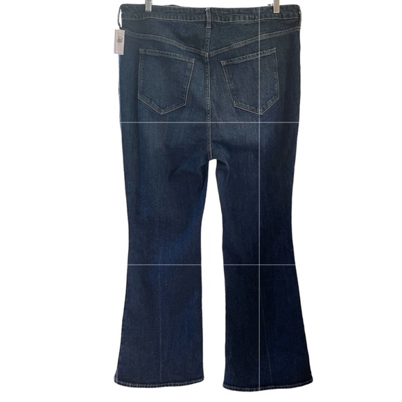 NWT Old Navy Extra High-Waisted Flare Leg Jeans. Color is called Anza. Size 20 - Picture 5 of 13